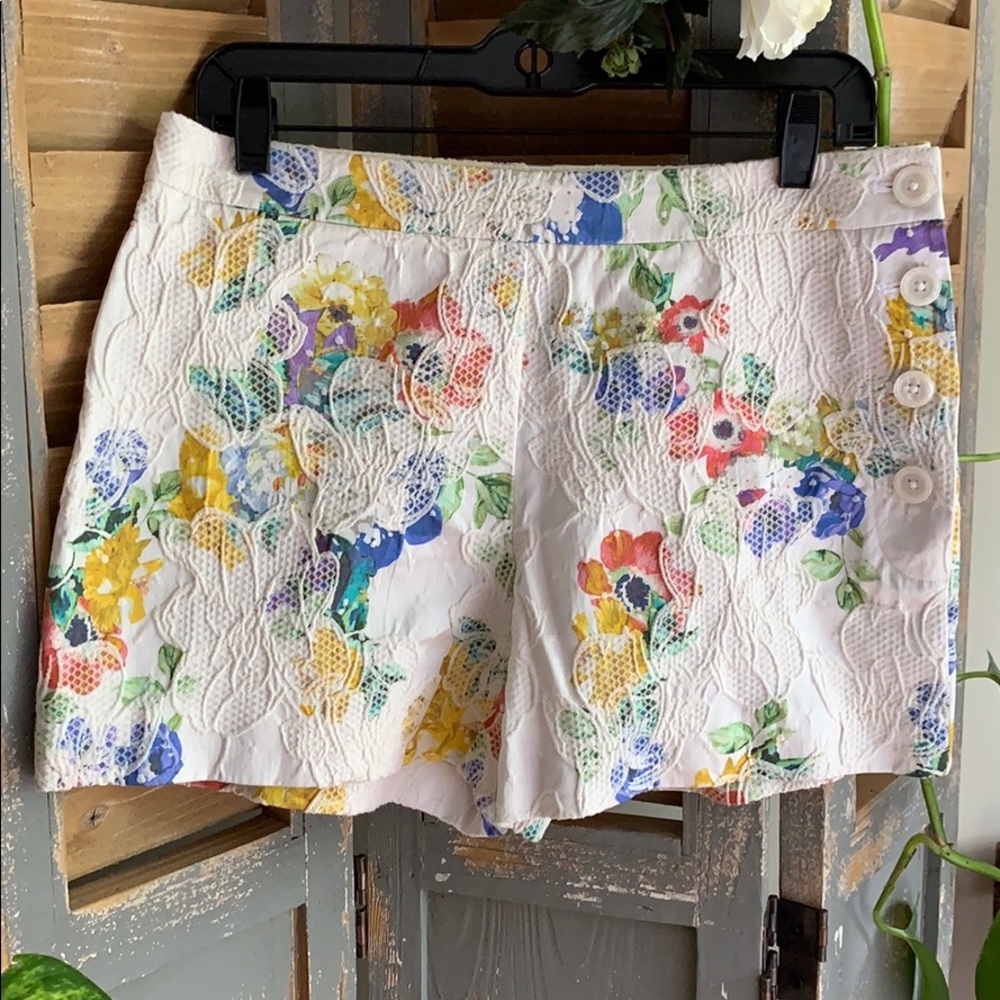 Elevenses Floral print and embossed shorts 🌸
